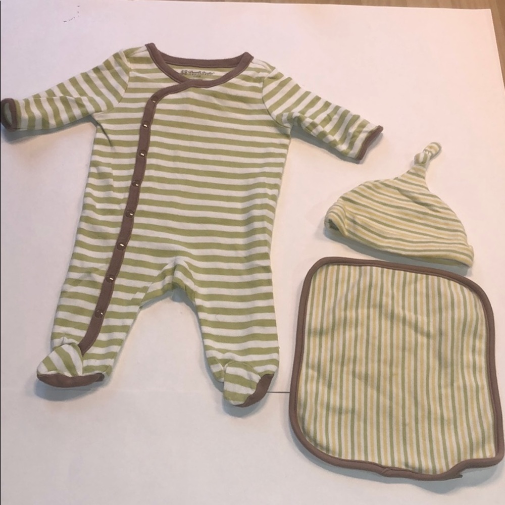 Dwell Studio baby set with towel and hat